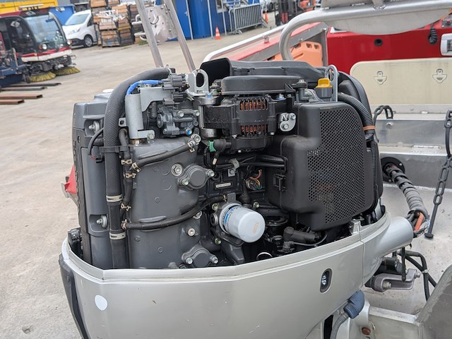 Consoleboot, twister, 600 pro, 2007, met buitenboordmotor, honda bf135a op boottrailer, pega zb2000/600 - afbeelding 18 van  45