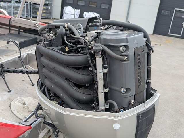 Consoleboot, twister, 600 pro, 2007, met buitenboordmotor, honda bf135a op boottrailer, pega zb2000/600 - afbeelding 19 van  45