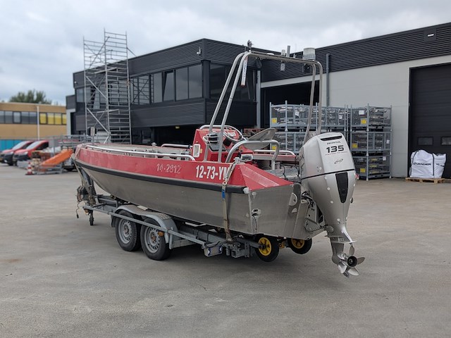Consoleboot, twister, 600 pro, 2007, met buitenboordmotor, honda bf135a op boottrailer, pega zb2000/600 - afbeelding 23 van  45