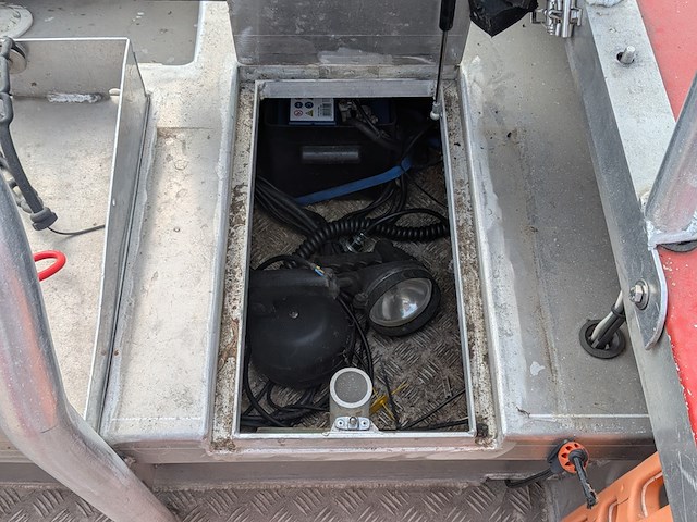 Consoleboot, twister, 600 pro, 2007, met buitenboordmotor, honda bf135a op boottrailer, pega zb2000/600 - afbeelding 38 van  45