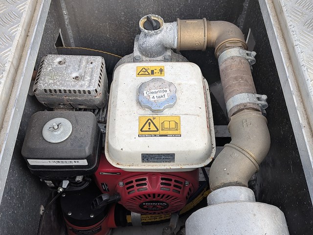 Consoleboot, twister, 600 pro, 2007, met buitenboordmotor, honda bf135a op boottrailer, pega zb2000/600 - afbeelding 40 van  45