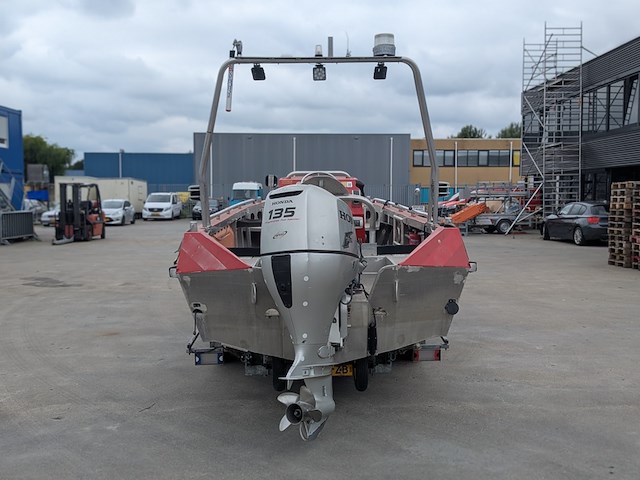 Consoleboot, twister, 600 pro, 2007, met buitenboordmotor, honda bf135a op boottrailer, pega zb2000/600 - afbeelding 34 van  45