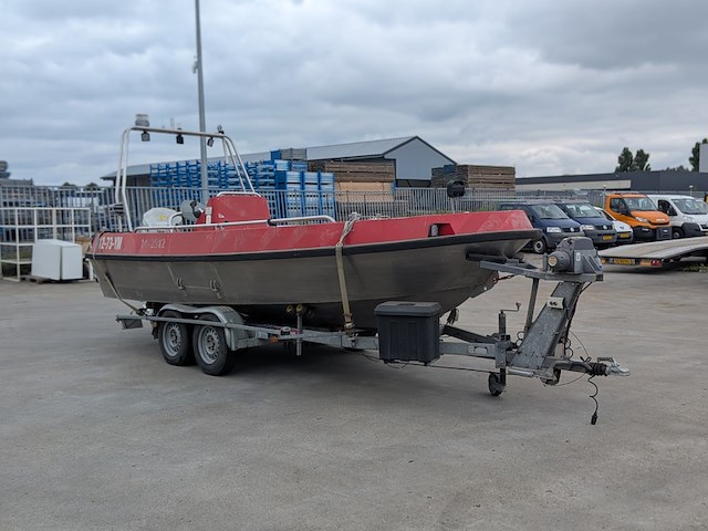 Consoleboot, twister, 600 pro, 2007, met buitenboordmotor, honda bf135a op boottrailer, pega zb2000/600 - afbeelding 43 van  45