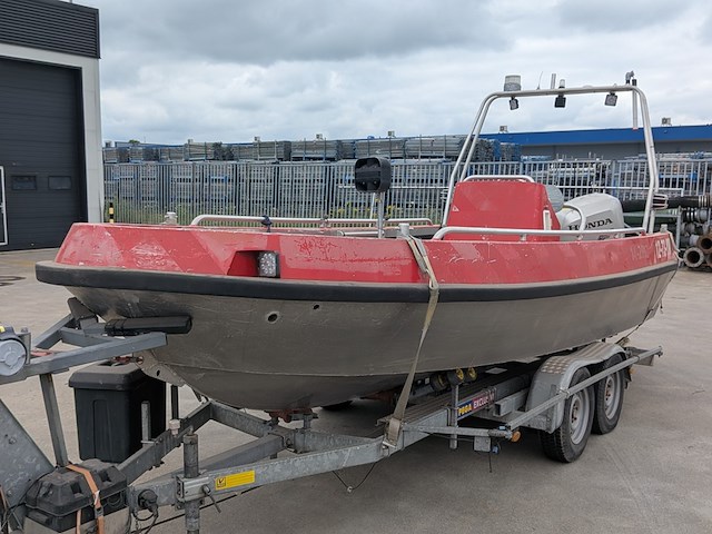 Consoleboot, twister, 600 pro, 2007, met buitenboordmotor, honda bf135a op boottrailer, pega zb2000/600 - afbeelding 45 van  45