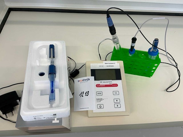 Consort c1010 multi-parameter analysator - afbeelding 1 van  3