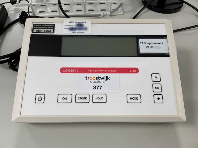 Consort c3040 multi-parameter analyzer - afbeelding 2 van  4