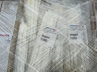 Constructie- en bevestigingsmateriaalpallet vol met kabelbinders - afbeelding 3 van  3