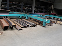 Constructiebalken en restanten in hal 2 w.o. h-balken (h50), hoeklijnen, hoekstukken, kokers, strips, etc. - afbeelding 8 van  11