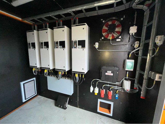 Container 10 ft. plc besturing 4x45kw - afbeelding 10 van  44