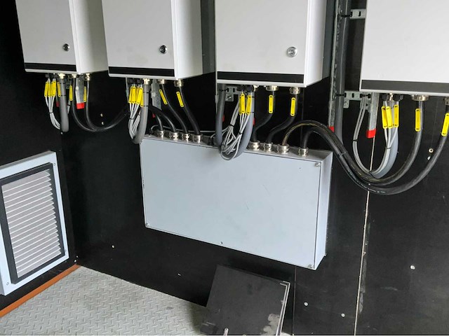 Container 10 ft. plc besturing 4x45kw - afbeelding 14 van  44