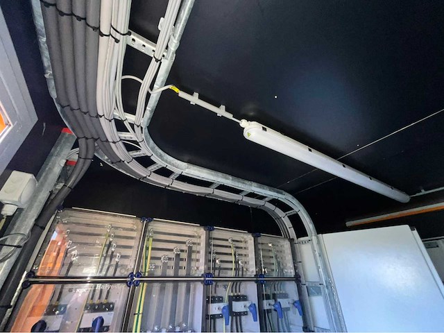 Container 10 ft. plc besturing 4x45kw - afbeelding 37 van  44