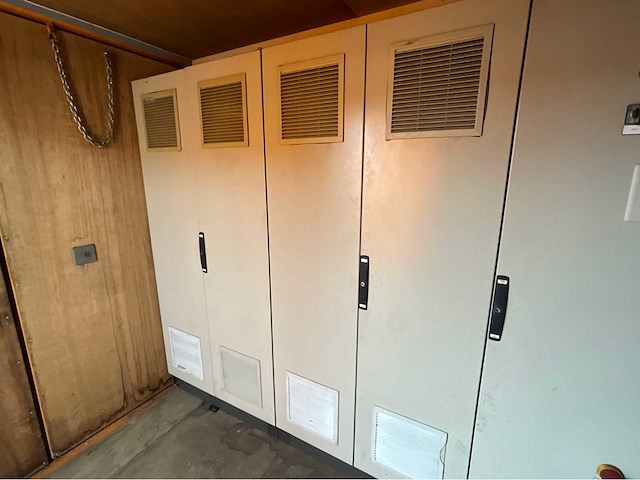 Container 10ft plc besturing 4x45kw - afbeelding 17 van  18
