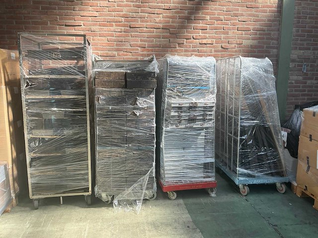 Container bakblikken en toebehoren (4x) - afbeelding 1 van  12