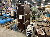 Container met auto accessoires - afbeelding 1 van  4