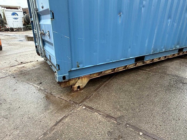 Container met haakarm - vrachtwagen onderdeel - afbeelding 4 van  7