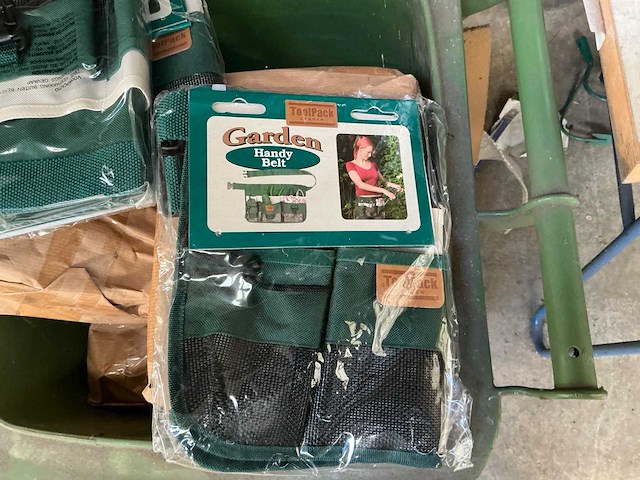 Container met handy belts - afbeelding 1 van  2
