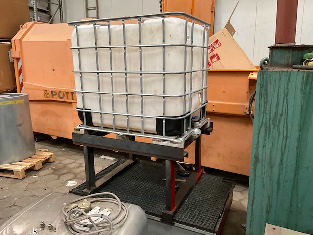 Container met opvangbak - afbeelding 4 van  6