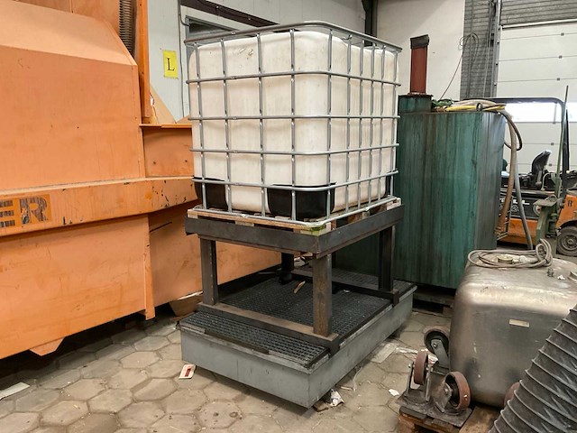 Container met opvangbak - afbeelding 1 van  6