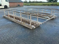 Container oplooptrap - afbeelding 3 van  5