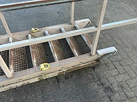 Container oplooptrap - afbeelding 3 van  4