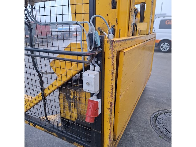 Containerkantelaar/ laadsysteem, stansz, 2010.046, 2010 - afbeelding 3 van  23