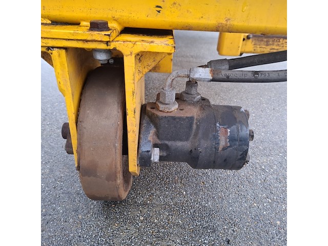 Containerkantelaar/ laadsysteem, stansz, ha 22kw, 2010 - afbeelding 11 van  21