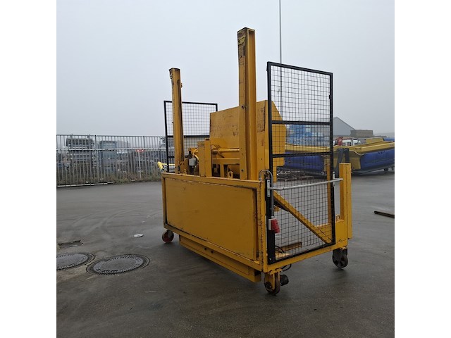 Containerkantelaar/ laadsysteem, stansz, ha 22kw, 2010 - afbeelding 16 van  21