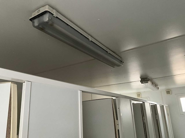 Containex 20 ft. sanitairunit - afbeelding 14 van  21
