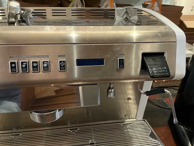 Conti x-one 2g espressomachine / koffiemachine met molens (faillissement) - afbeelding 13 van  14