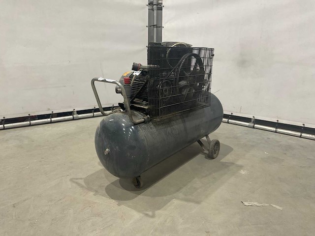 Contimac - 2007 - cm 600/ 11 woo d - hogedrukcompressor - afbeelding 1 van  4