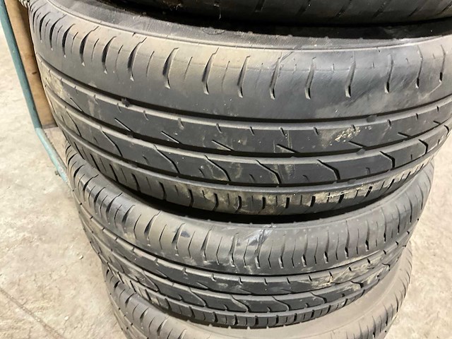 Continentaal contipremiumcontact 2 205/60r16 autoband (4x) - afbeelding 2 van  12
