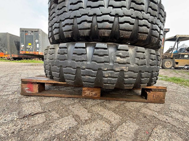 Continental - band 11.00-20 (3x) - afbeelding 2 van  11