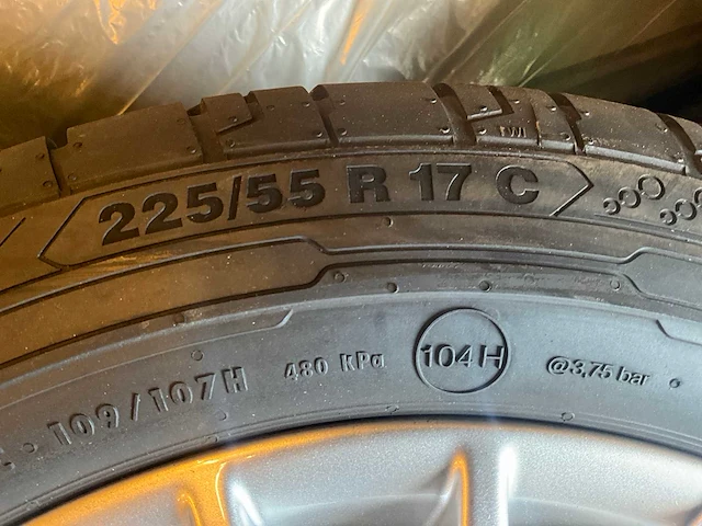 Continental - contivancontact - 200 - autobanden met aluminium mercedes velgen (4x) - afbeelding 5 van  9