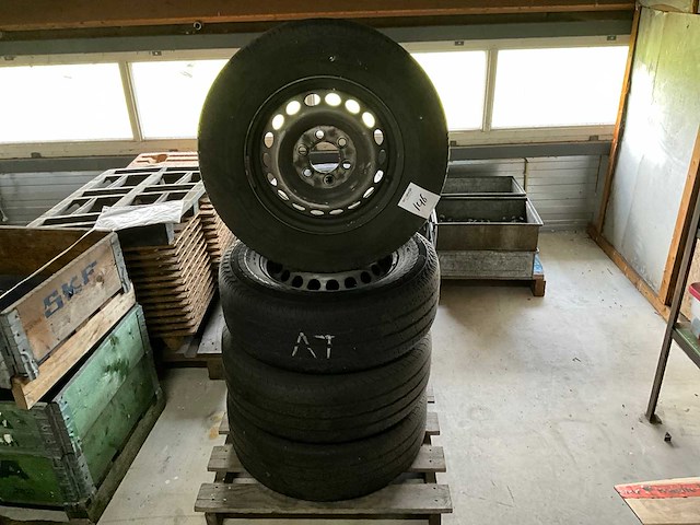 Continental autobanden (8x) - afbeelding 1 van  7