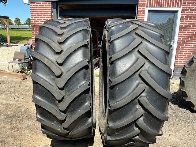Continental contract ac65 650/65r38 banden - afbeelding 5 van  11
