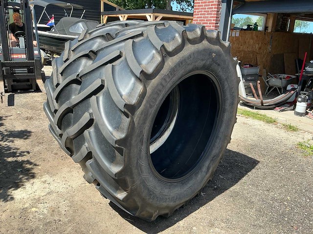 Continental contract ac65 650/65r38 banden - afbeelding 1 van  11