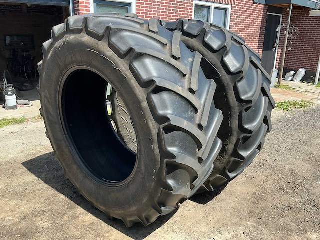 Continental contract ac65 650/65r38 banden - afbeelding 4 van  11