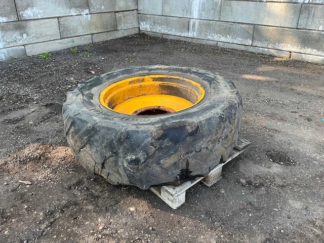 Continental contract ac70g 440/70 r28 band, wiel en velg - afbeelding 4 van  10