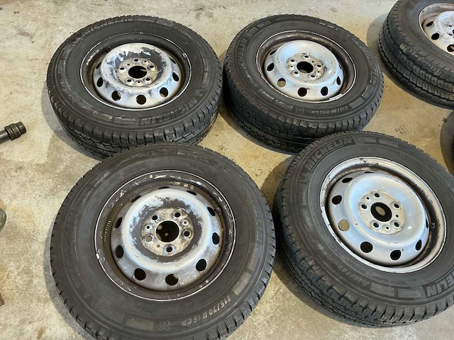 Continental en michelin vancocamper en agiles camping autoband - afbeelding 3 van  9