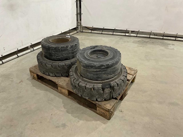 Continental heftruck banden - afbeelding 3 van  10