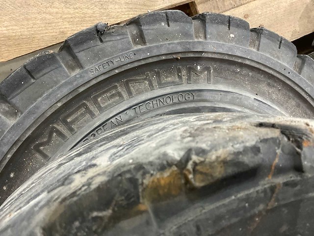 Continental heftruck banden - afbeelding 8 van  10