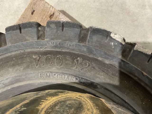 Continental heftruck banden - afbeelding 9 van  10