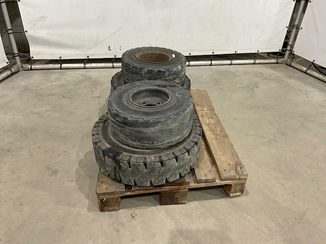 Continental heftruck banden - afbeelding 4 van  10