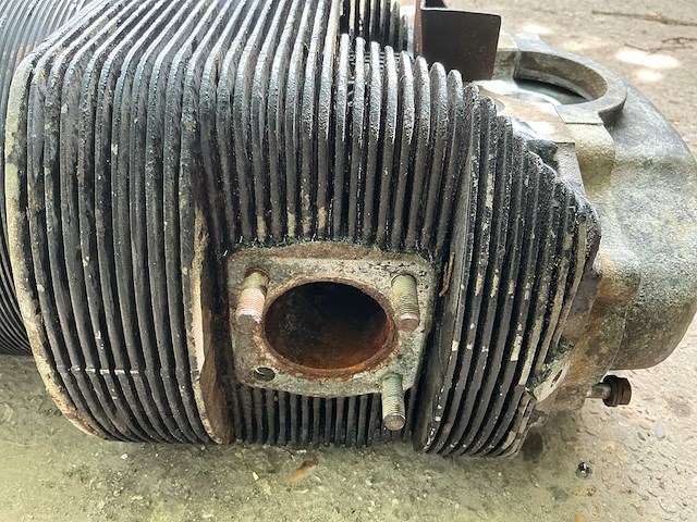 Continental motoronderdelen (patton m48 v12 legertank) - afbeelding 9 van  12