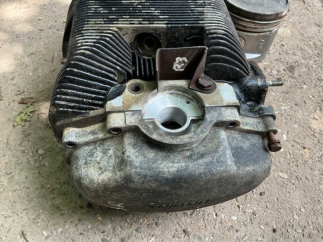 Continental motoronderdelen (patton m48 v12 legertank) - afbeelding 10 van  14