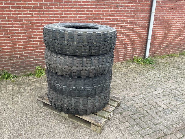 Continental mpt 12.5r20 band (4x) - afbeelding 1 van  3