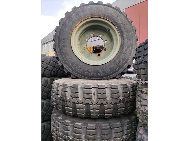 Continental mpt op velg - 8 gaats 12,5 r20 - velg (4x) - afbeelding 2 van  7