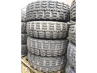 Continental mpt op velg - 8 gaats 12,5 r20 - velg (4x) - afbeelding 3 van  7