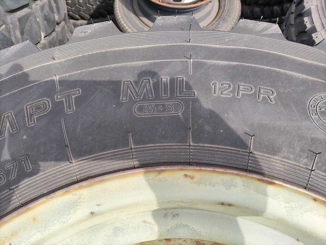 Continental mpt op velg - 8 gaats 12,5 r20 - velg (4x) - afbeelding 7 van  7