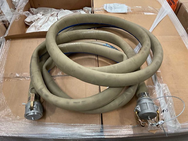 Continental nonmetallic hose assembly (12x) - afbeelding 1 van  4
